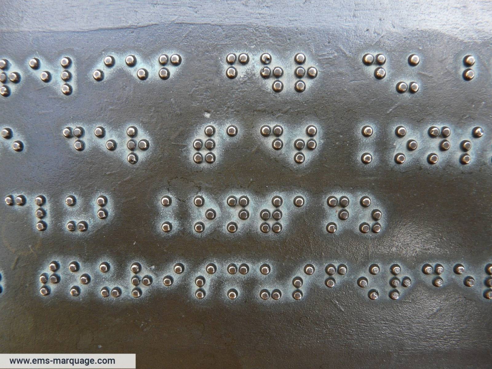 Face avant en braille